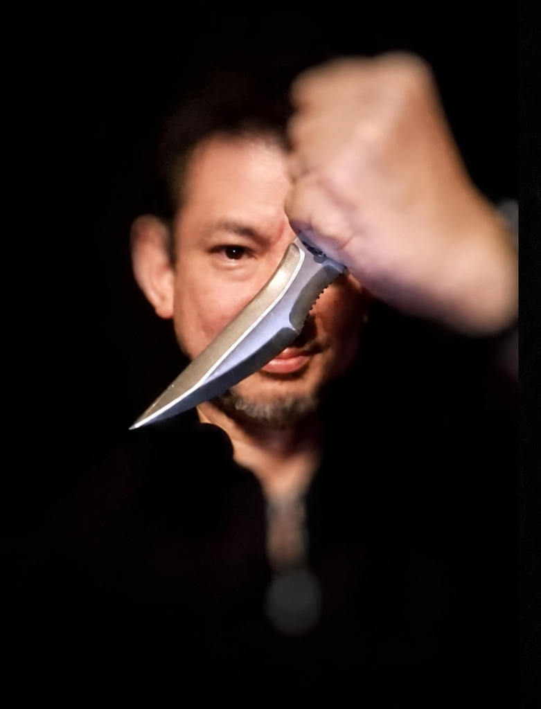 Doug Marcaida demonstrating the Kortada